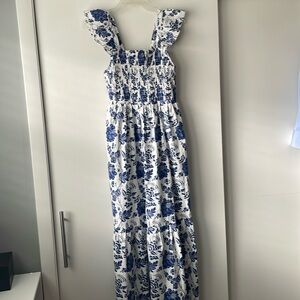 THML blue and white floral maxi dress S‎